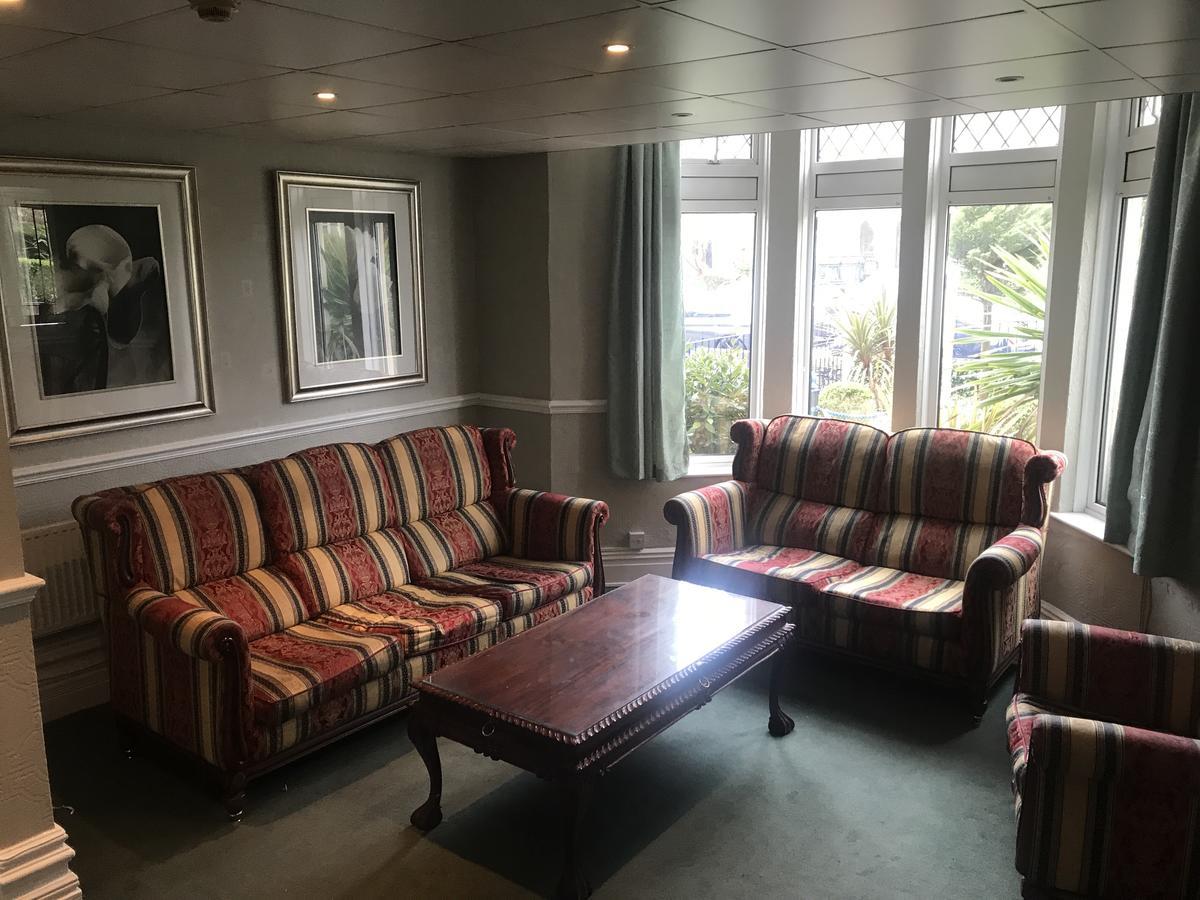 Oyo Maggie Jones Guest House Cardiff Zewnętrze zdjęcie