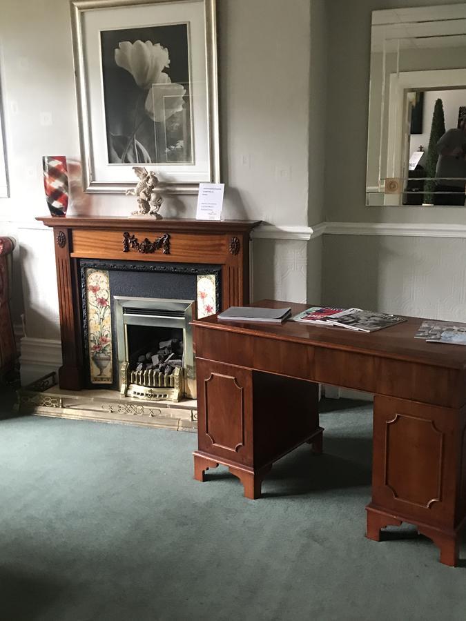 Oyo Maggie Jones Guest House Cardiff Zewnętrze zdjęcie