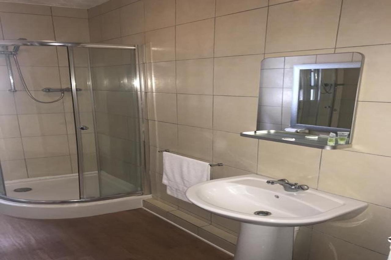 Oyo Maggie Jones Guest House Cardiff Zewnętrze zdjęcie